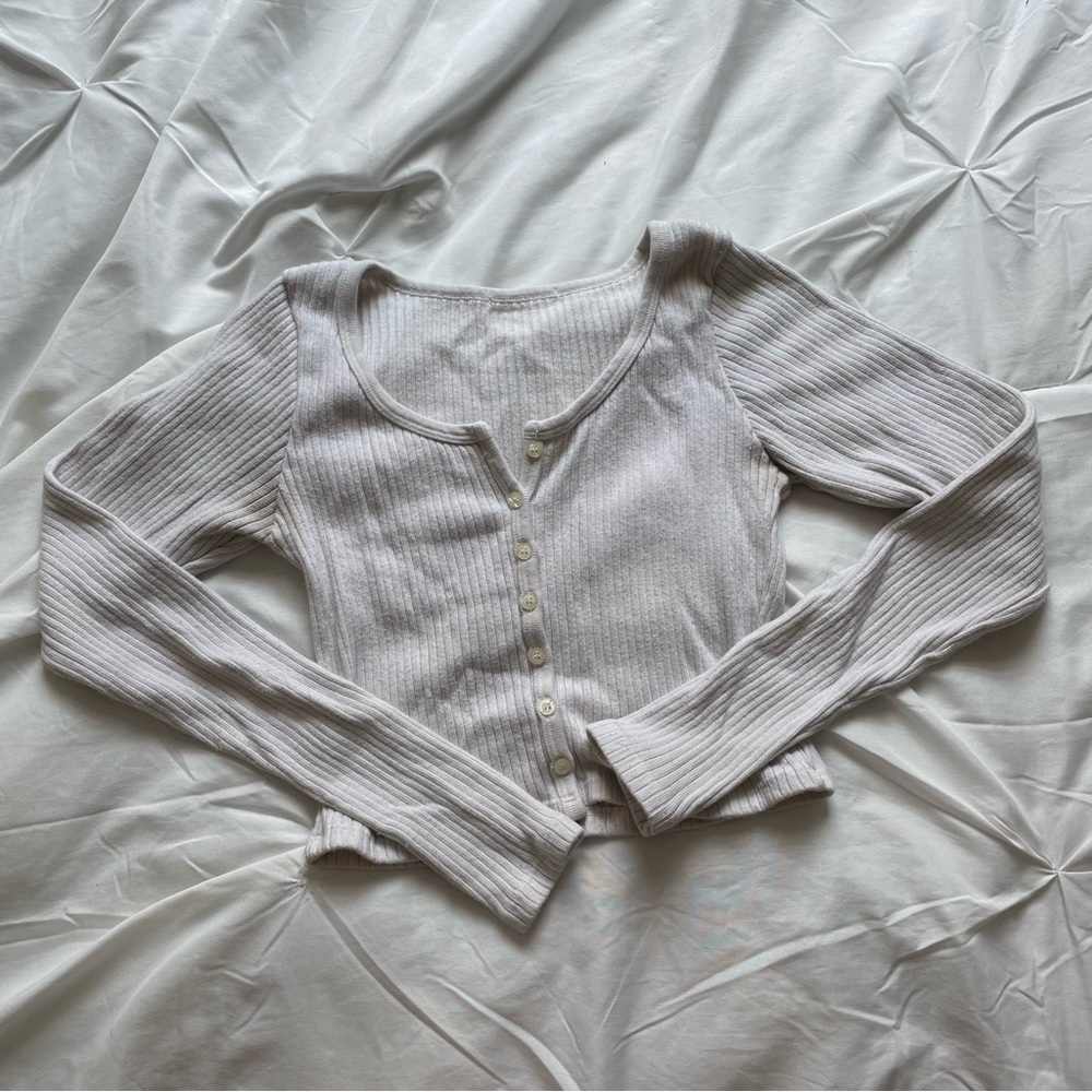 BRANDY MELVILLE WHITE ZELLY LONG SLEEVE